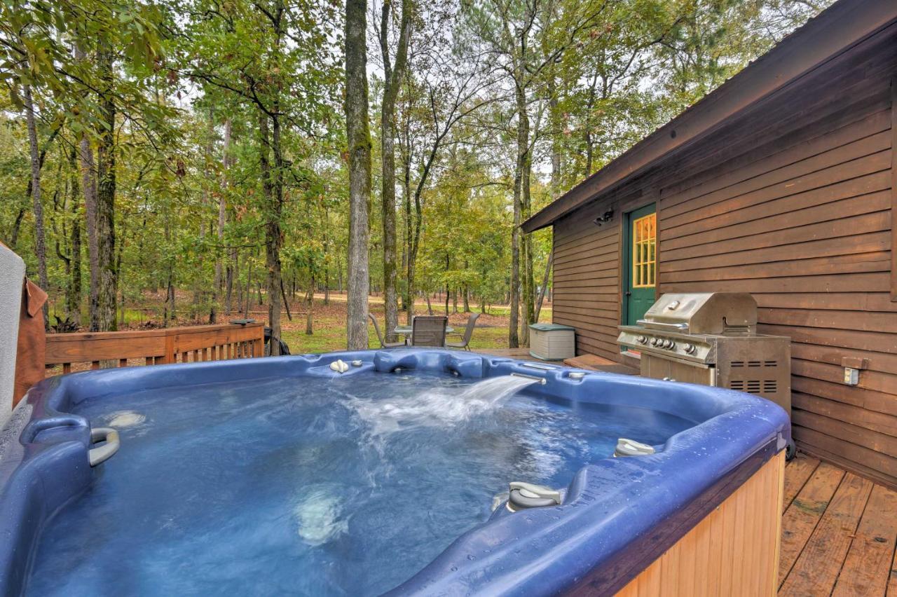 Hochatown Hideaway With Hot Tub, Grill And Fire Pit! Villa Stephens Gap Exteriör bild