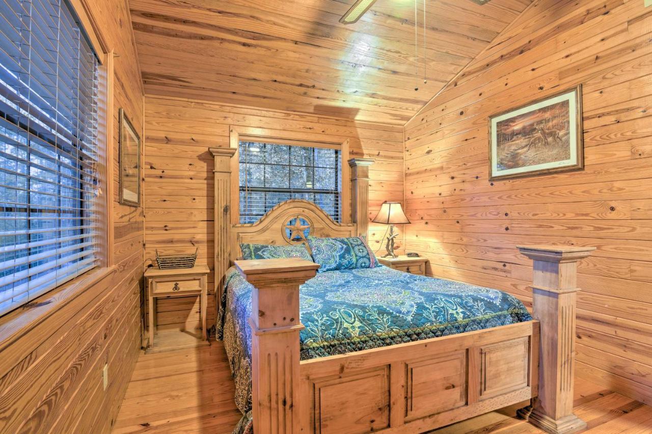 Hochatown Hideaway With Hot Tub, Grill And Fire Pit! Villa Stephens Gap Exteriör bild