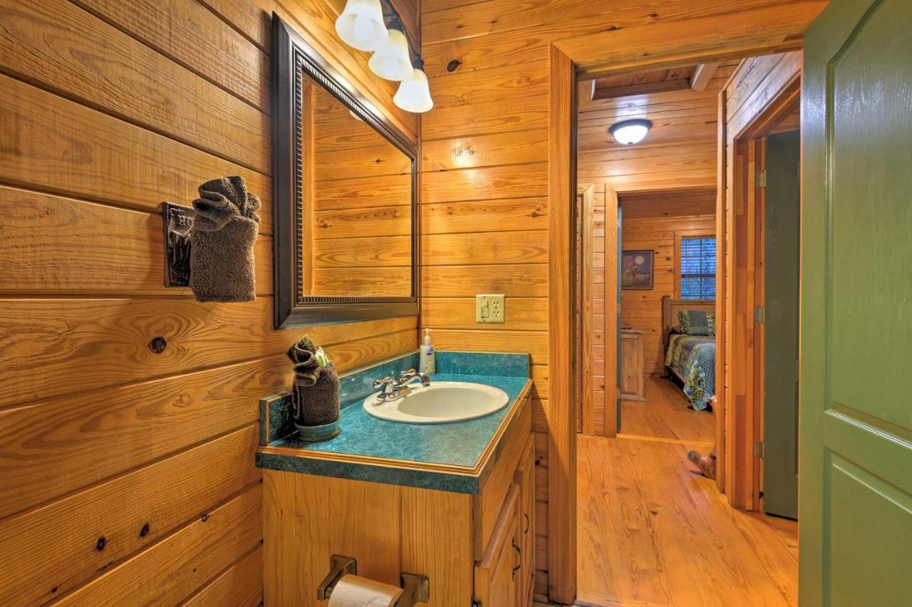 Hochatown Hideaway With Hot Tub, Grill And Fire Pit! Villa Stephens Gap Exteriör bild